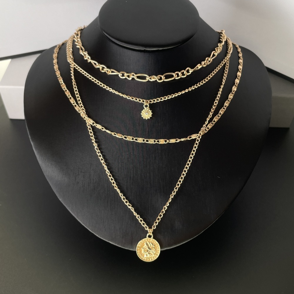 Bohemian Style Portrait Pendan - огляд і ціна Layered Pendant Necklace Aesthetic