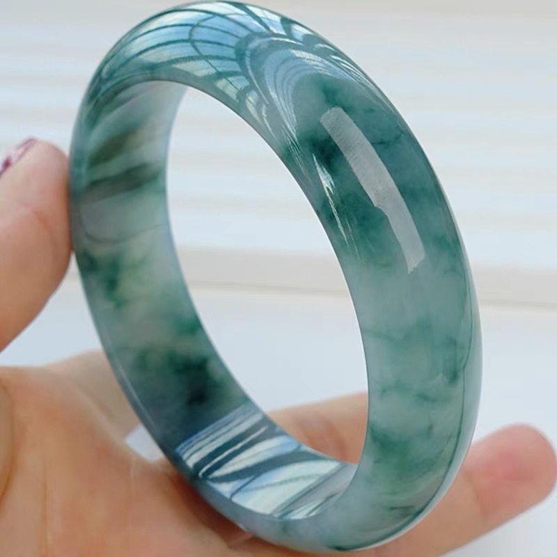 Ice Jadeite Bracelet from Myan - огляд і ціна Bracelets
