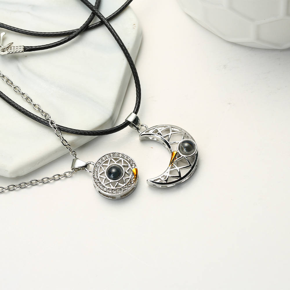 Fashion Couple Matching Neckla - огляд і ціна Magnetic Couple Matching Necklaces