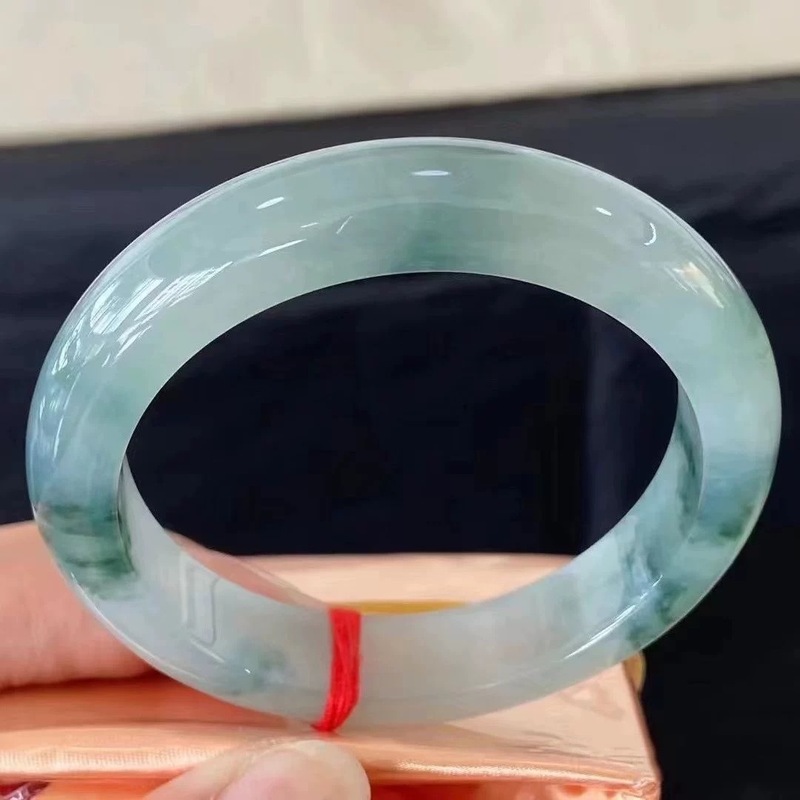 Myanmar jadeite with blue flor - огляд і ціна Bracelets