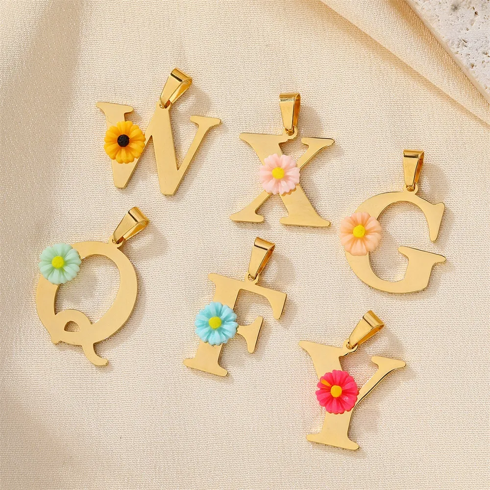 Personalized Daisy Initial Let - огляд і ціна Initial Letter Necklace 18K Gold