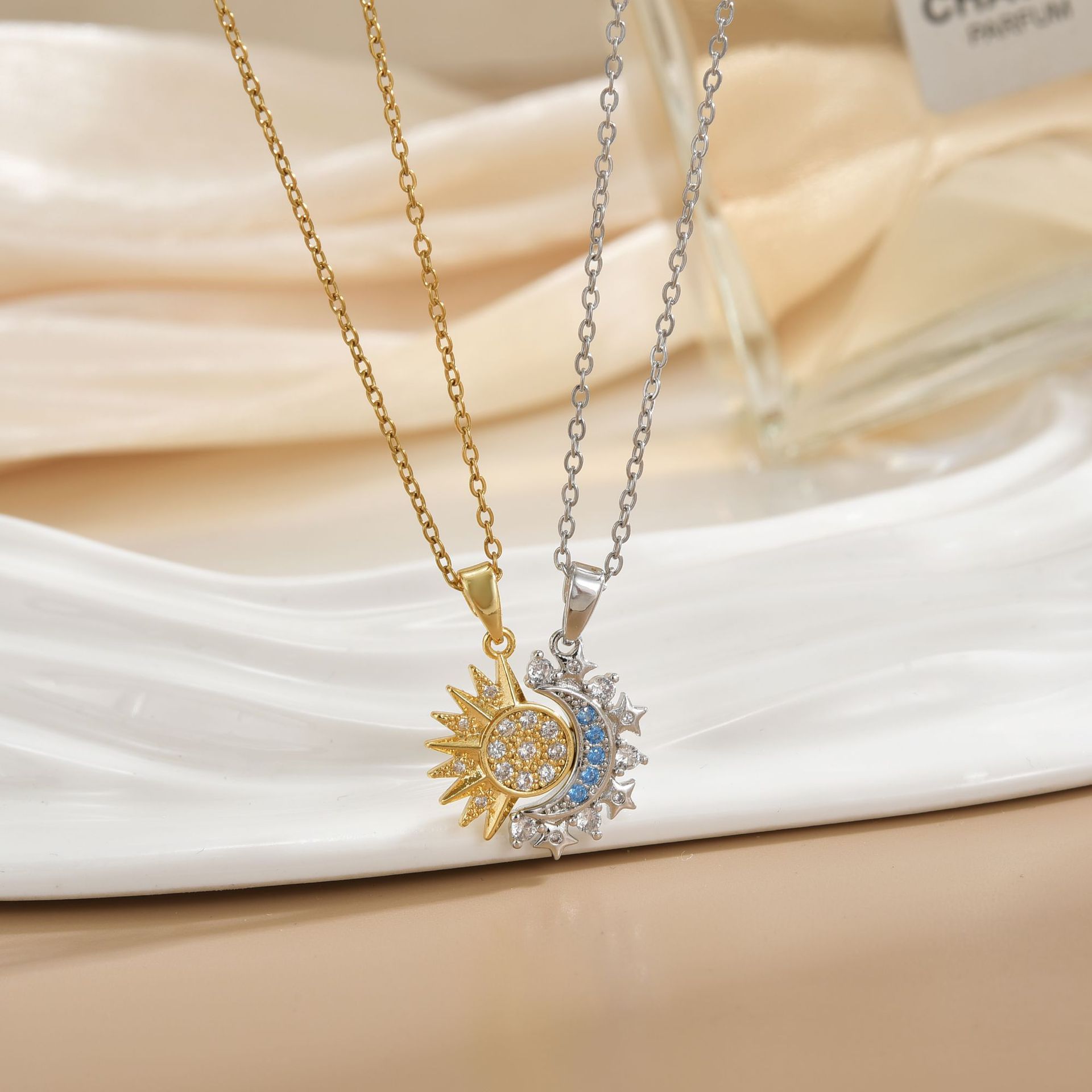 Couples Magnetic Necklaces Sun - огляд і ціна Magnetic Couple Matching Necklaces