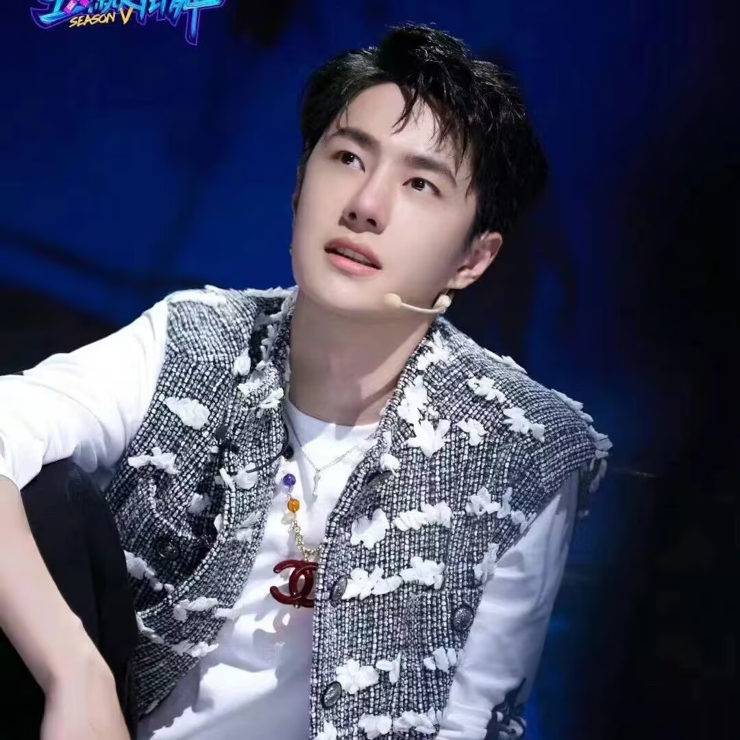 Upgraded version! Wang Yibo's  - огляд і ціна Anime Pendant Necklace