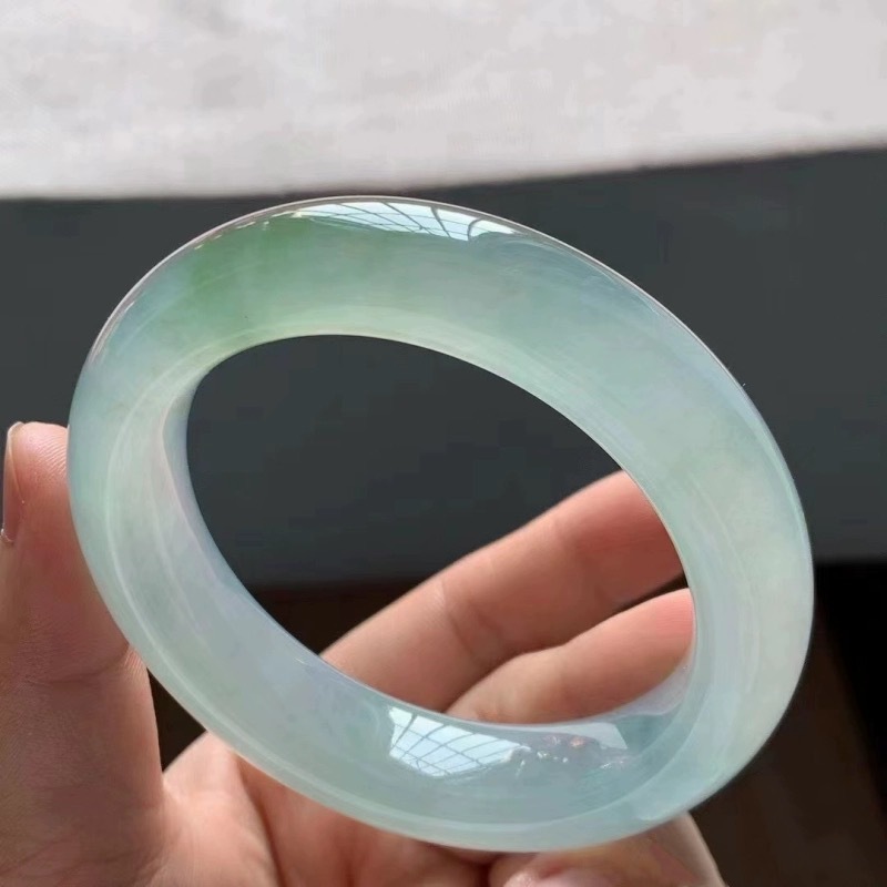 Light ice jade for girls, Burm - огляд і ціна Bracelets