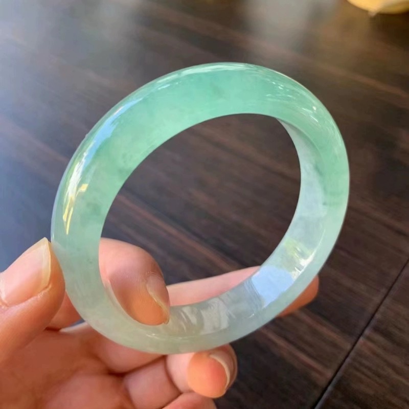 Light ice jade for girls, Burm - огляд і ціна Bracelets