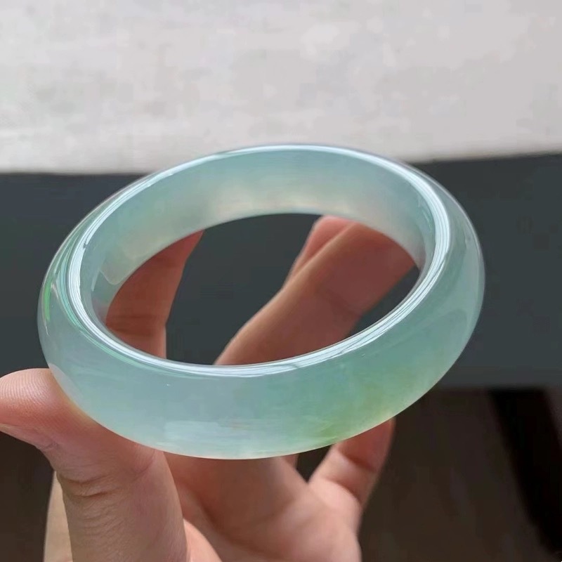 Light ice jade for girls, Burm - огляд і ціна Bracelets